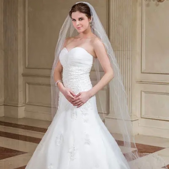 JJ’s House, IVORY, 1-tier, Cathedral Wedding Veil w/ Scalloped edge - Picture 1 of 9